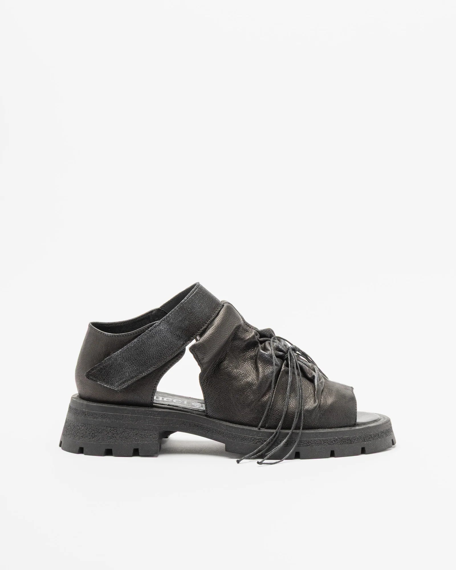 PAPUCEI Raw Linen sandal