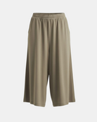 LEEZZA ELSEWHERE dothi broek COMFY culotte pants in olive green viscose jersey with elastic waistband and pockets.